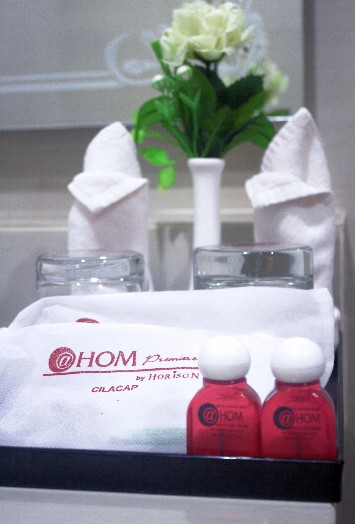 @hom Premiere 3*
